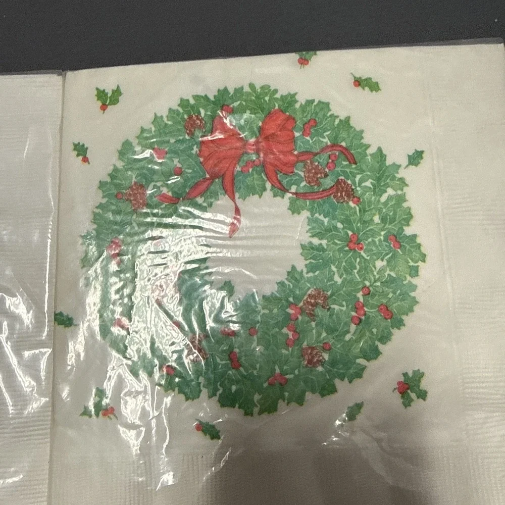 Hallmark Vintage Deadstock Beverage Napkins Packs (2) Christmas Wreath Print